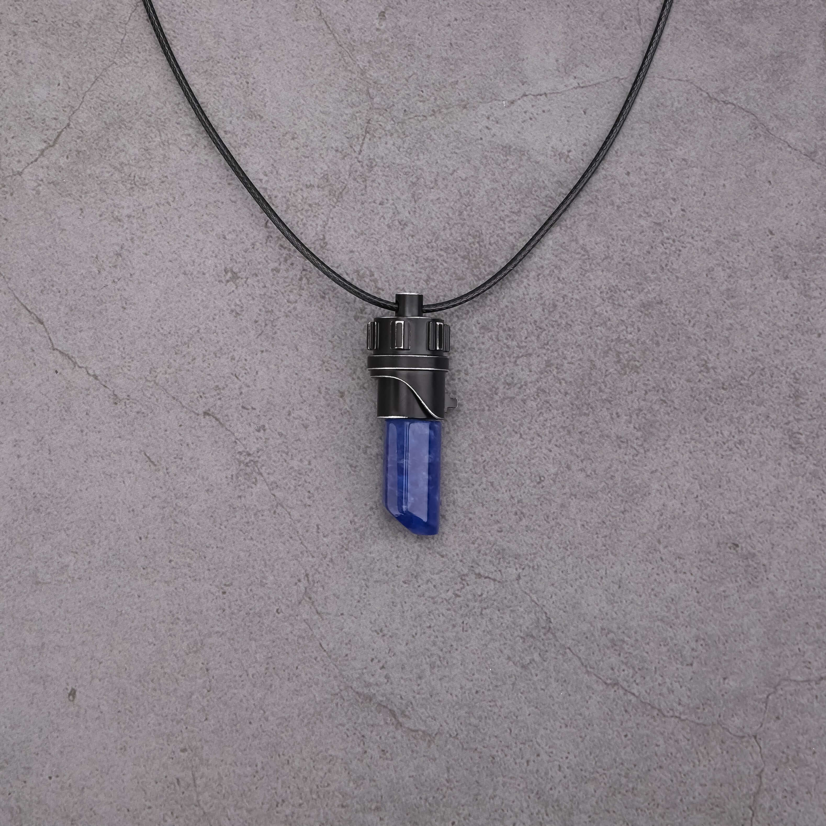 Kyber Crystal Pendant Necklace - Image 10