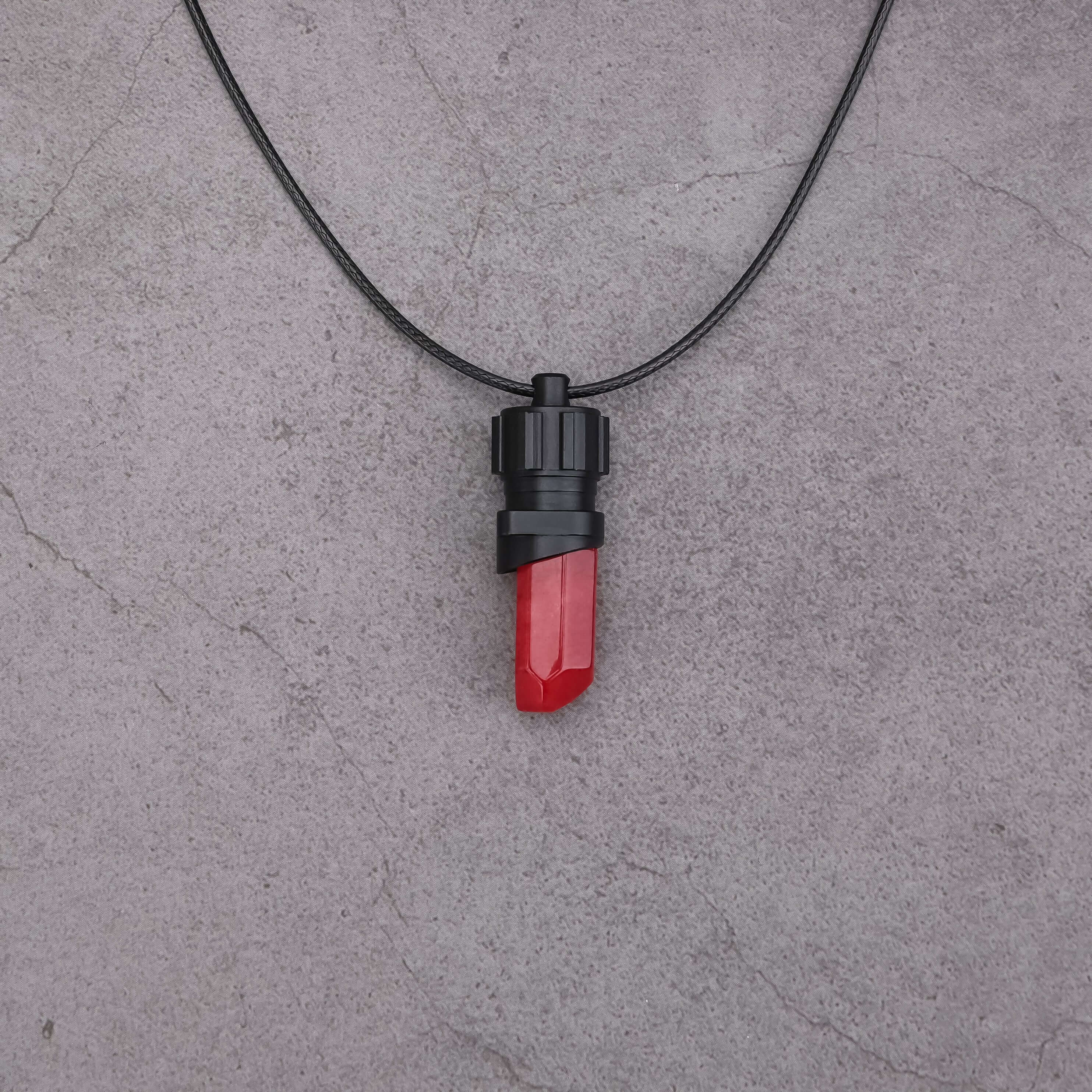 Kyber Crystal Pendant Necklace - Image 12