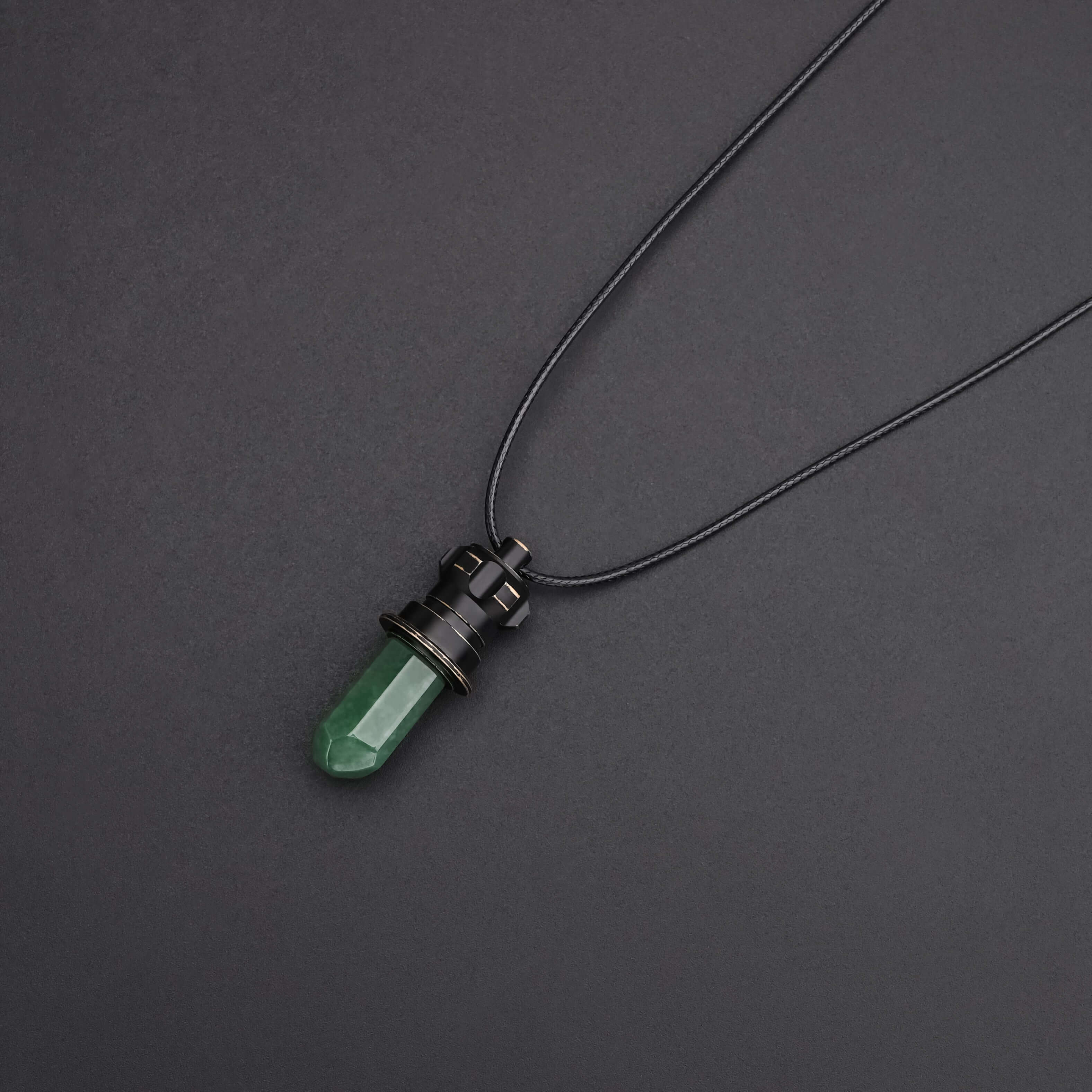 Kyber Crystal Pendant Necklace - Image 6